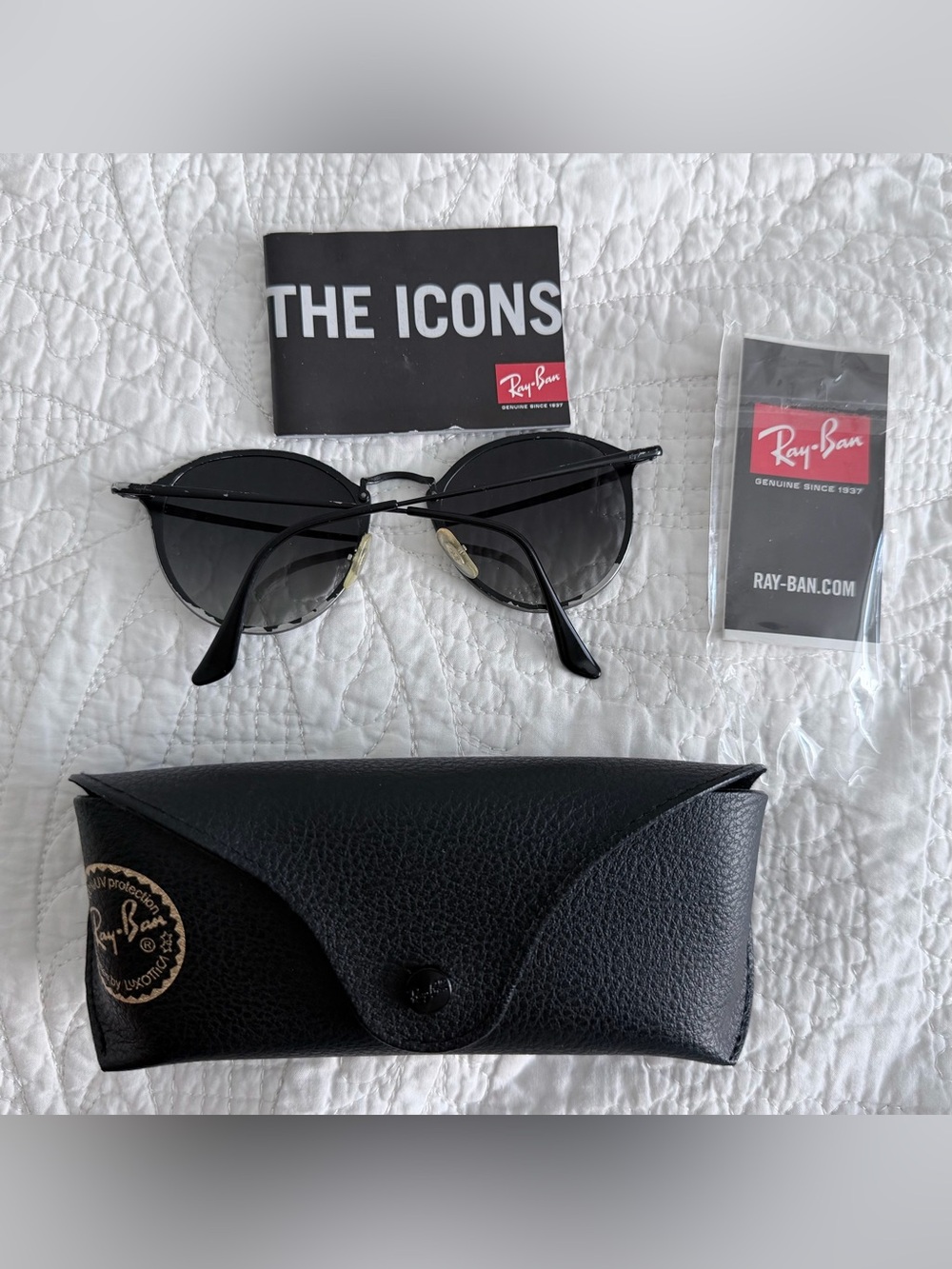 Ray-Ban Women's Black Round Sunglasses with Dark Lenses